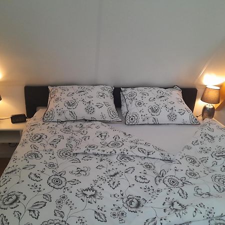 Top Appartement Short Stay In Mooie Omgeving Kortenhoef. ภายนอก รูปภาพ